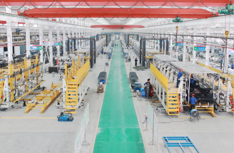 探访比亚迪杭州电动客车生产基地 产能利用率超过80%
