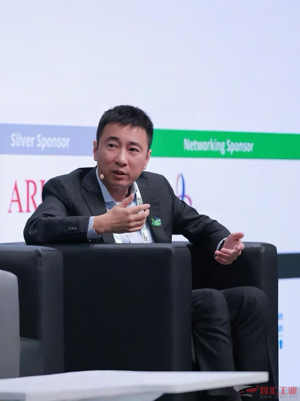 ABB电气中国副总裁 ABB电气中国智慧建筑及智慧电力市场销售负责人杨嵘.jpg